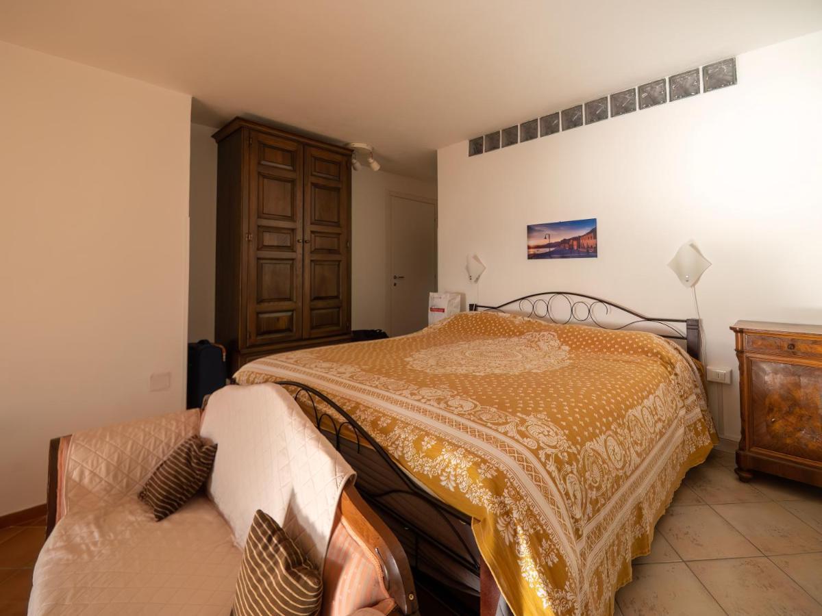Tra Gli Ulivi Bed & Breakfast Pietra Ligure Exterior photo