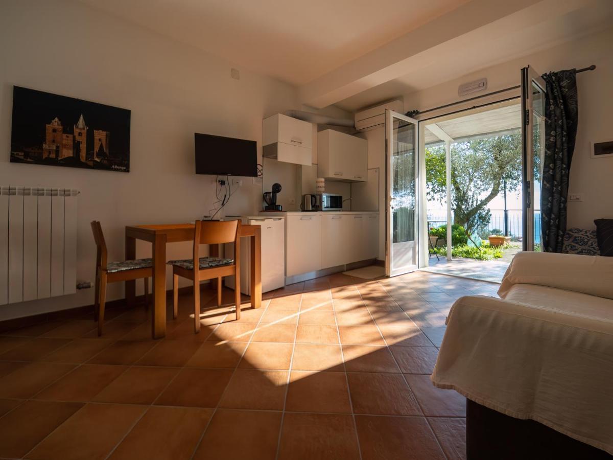 Tra Gli Ulivi Bed & Breakfast Pietra Ligure Exterior photo